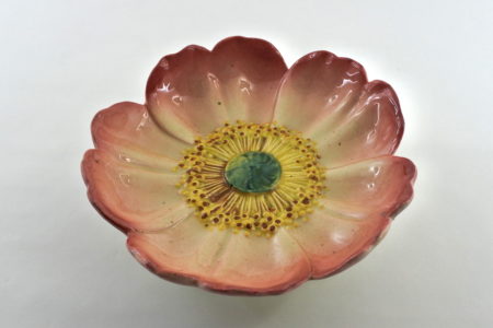 Alzatina Jérôme Massier Fils in ceramica barbotine a forma di anemone