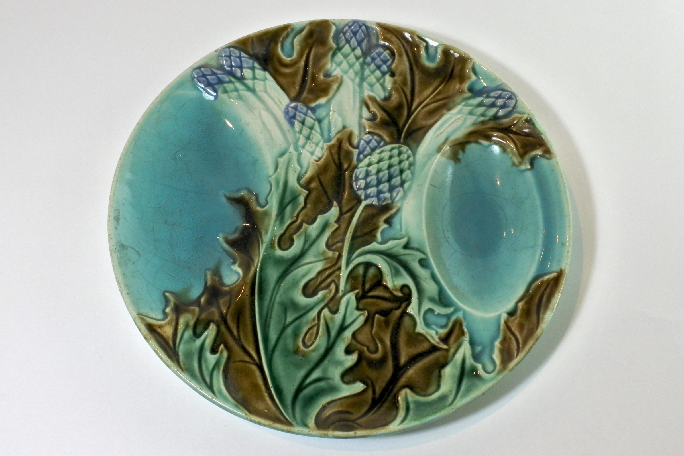 Piatto in ceramica barbotine per asparagi e carciofi - Salins les Bains