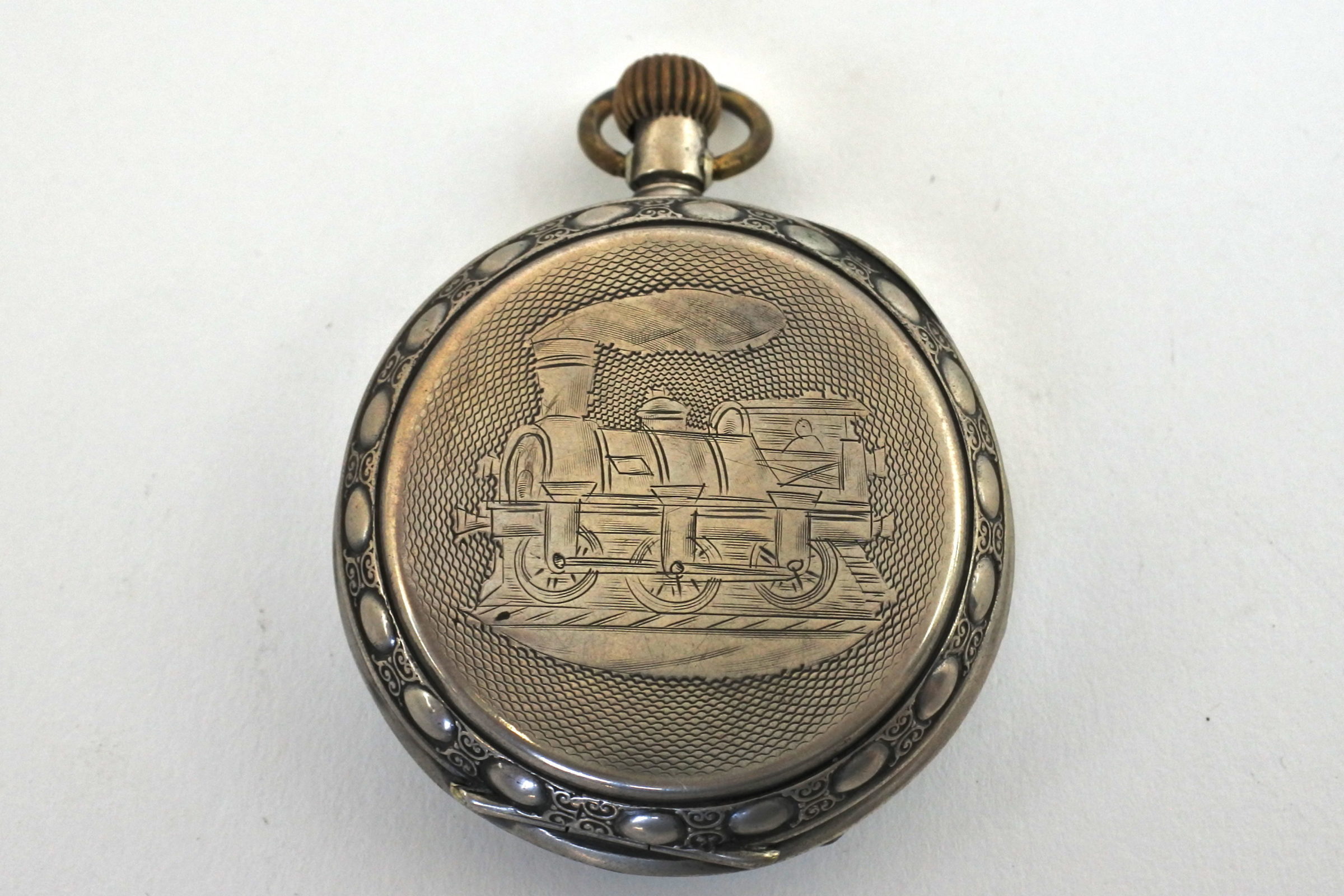 Orologio da tasca in argento con incisione di locomotiva a vapore - 4
