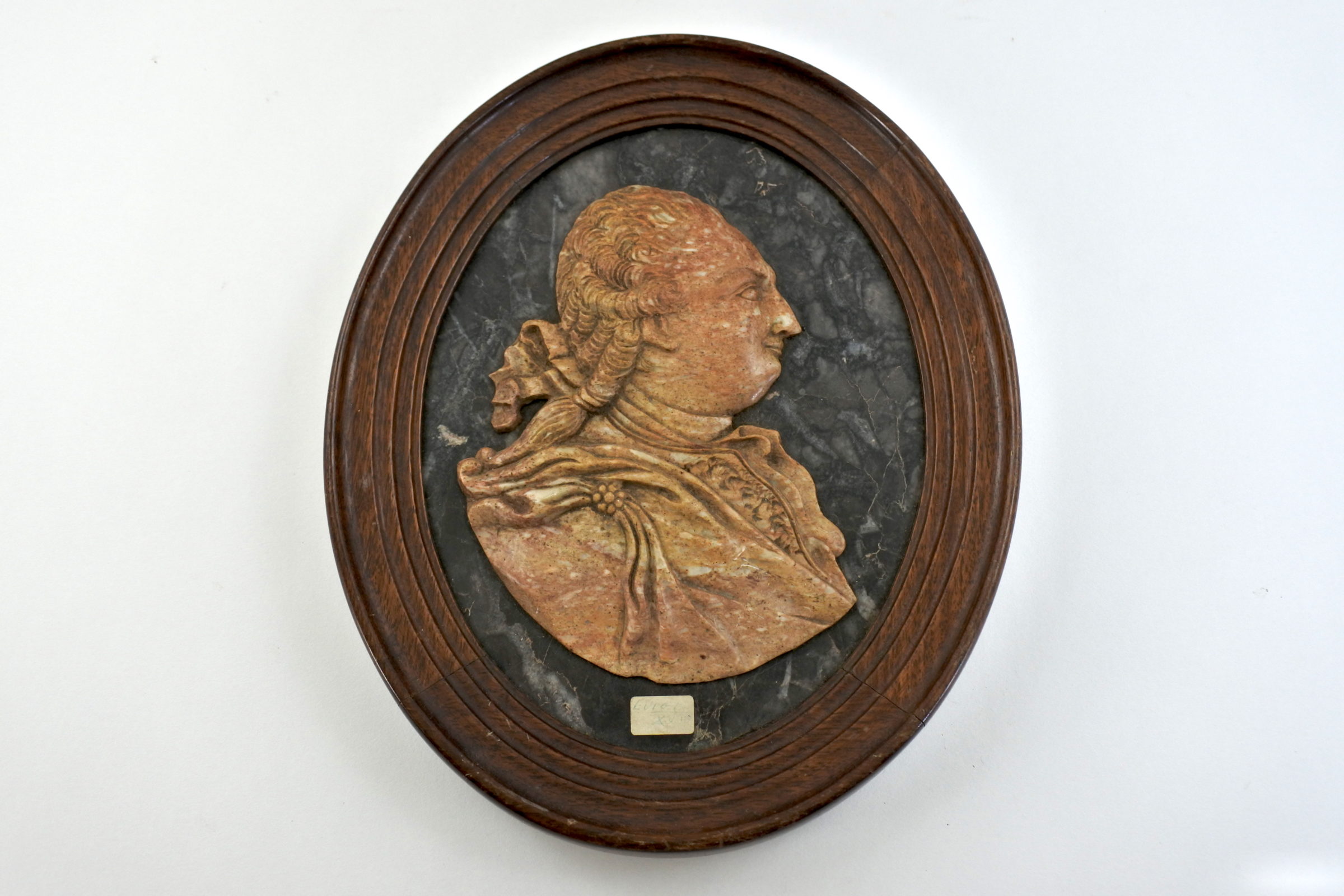 Scultura in marmo rappresentante Luigi XVI