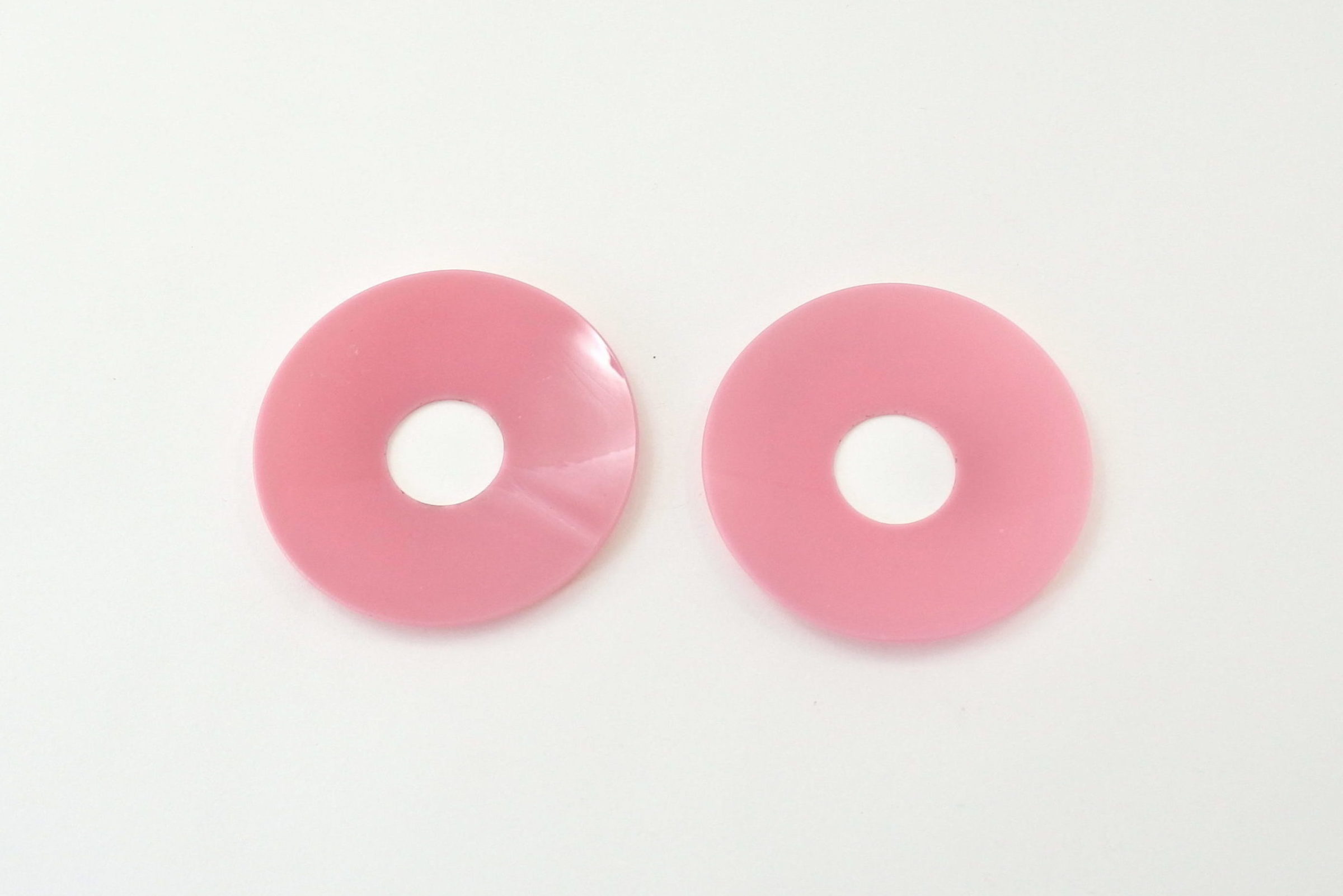 Coppia di bobeches raccoglicera in opaline rosa - diametro 8,2 cm