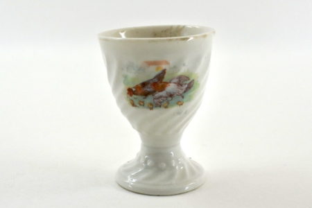 Portauovo in ceramica bianca con gallo gallina e pulcini