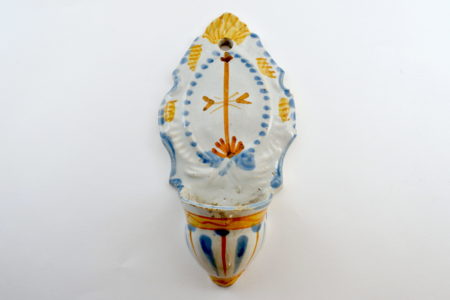 Acquasantiera in ceramica del XIX° secolo - Altezza 21,6 cm