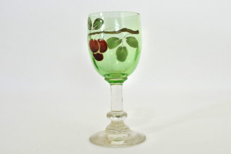 Bicchierino a calice in vetro soffiato verde e bianco con decoro di ciliegie