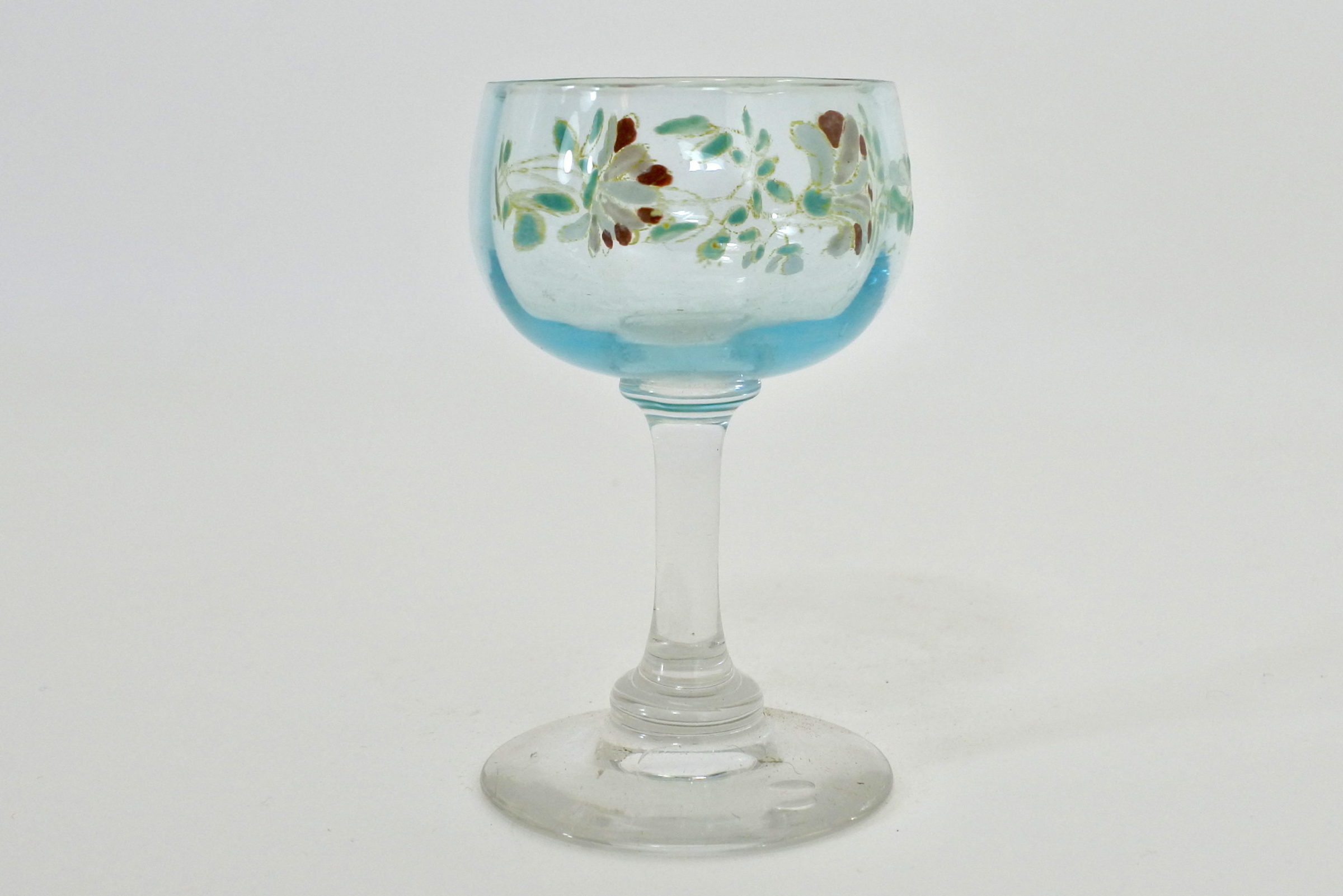 Bicchierino in vetro soffiato e smalti con gambo bianco e coppa azzurra