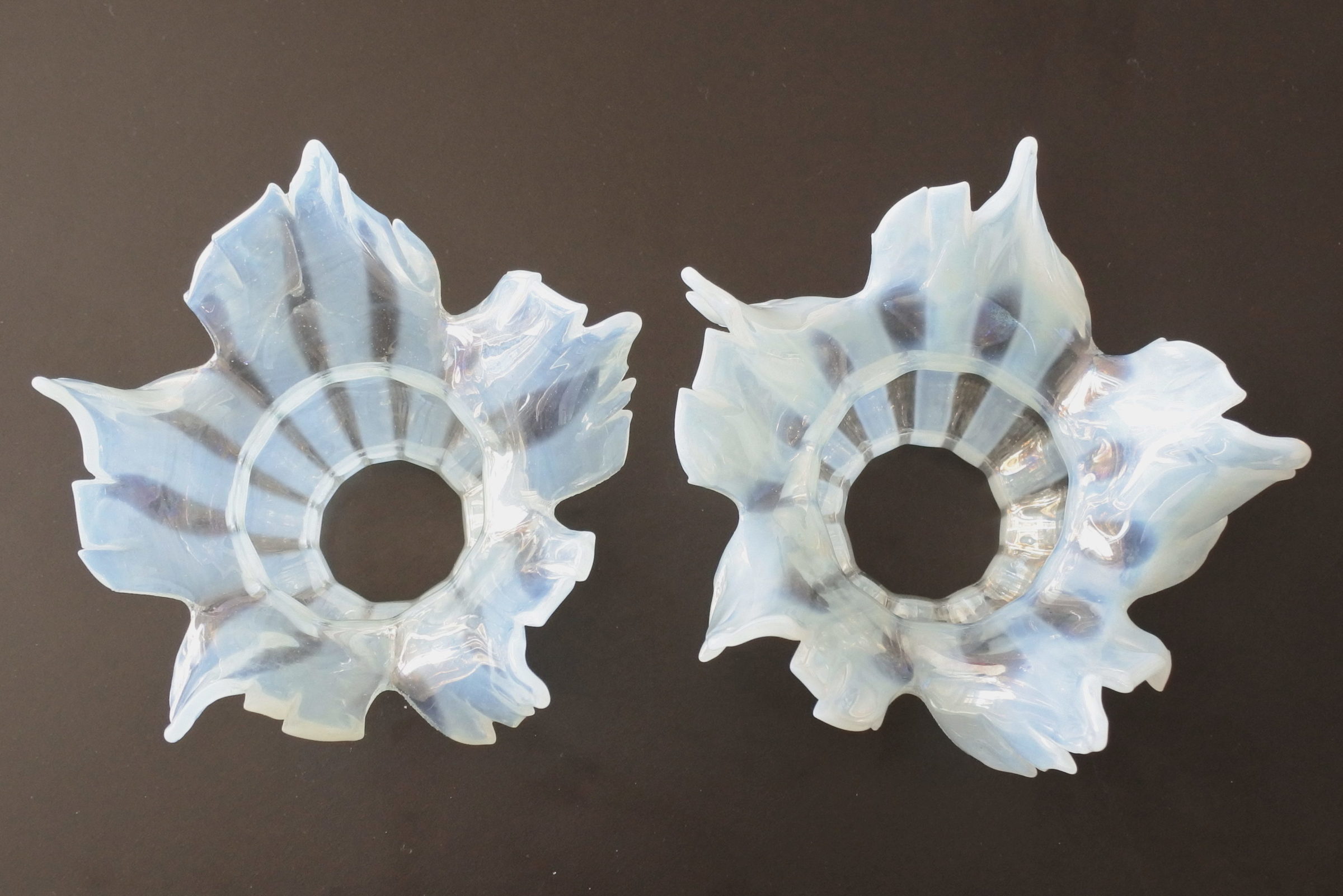 Coppia di tulipes per appliques in vetro opalino - 2