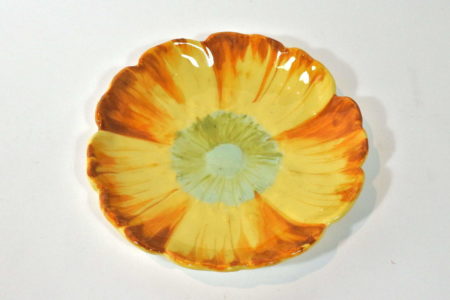 Piatto Massier in ceramica barbotine a forma di fiore