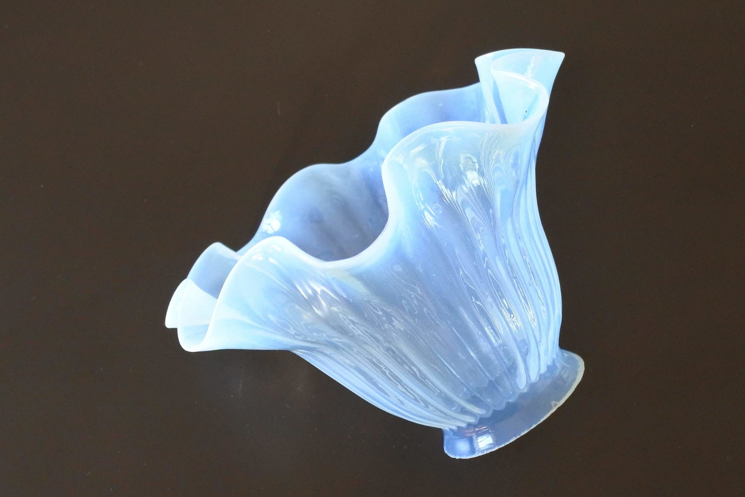 Tulipe per applique in vetro opalino iridescente azzurro - 3