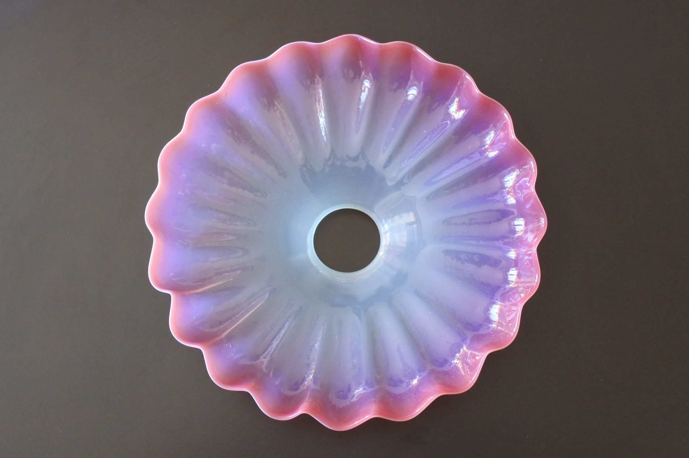 Vetro opalino cangiante rosa per lampada a sospensione - 2