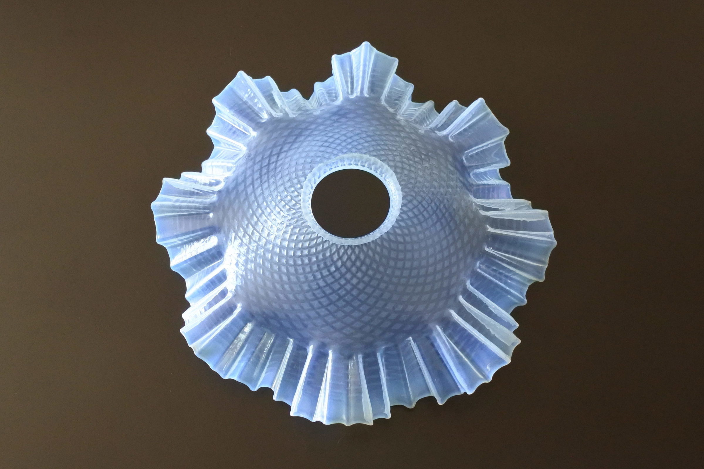 Vetro opalino iridescente per lampada a sospensione