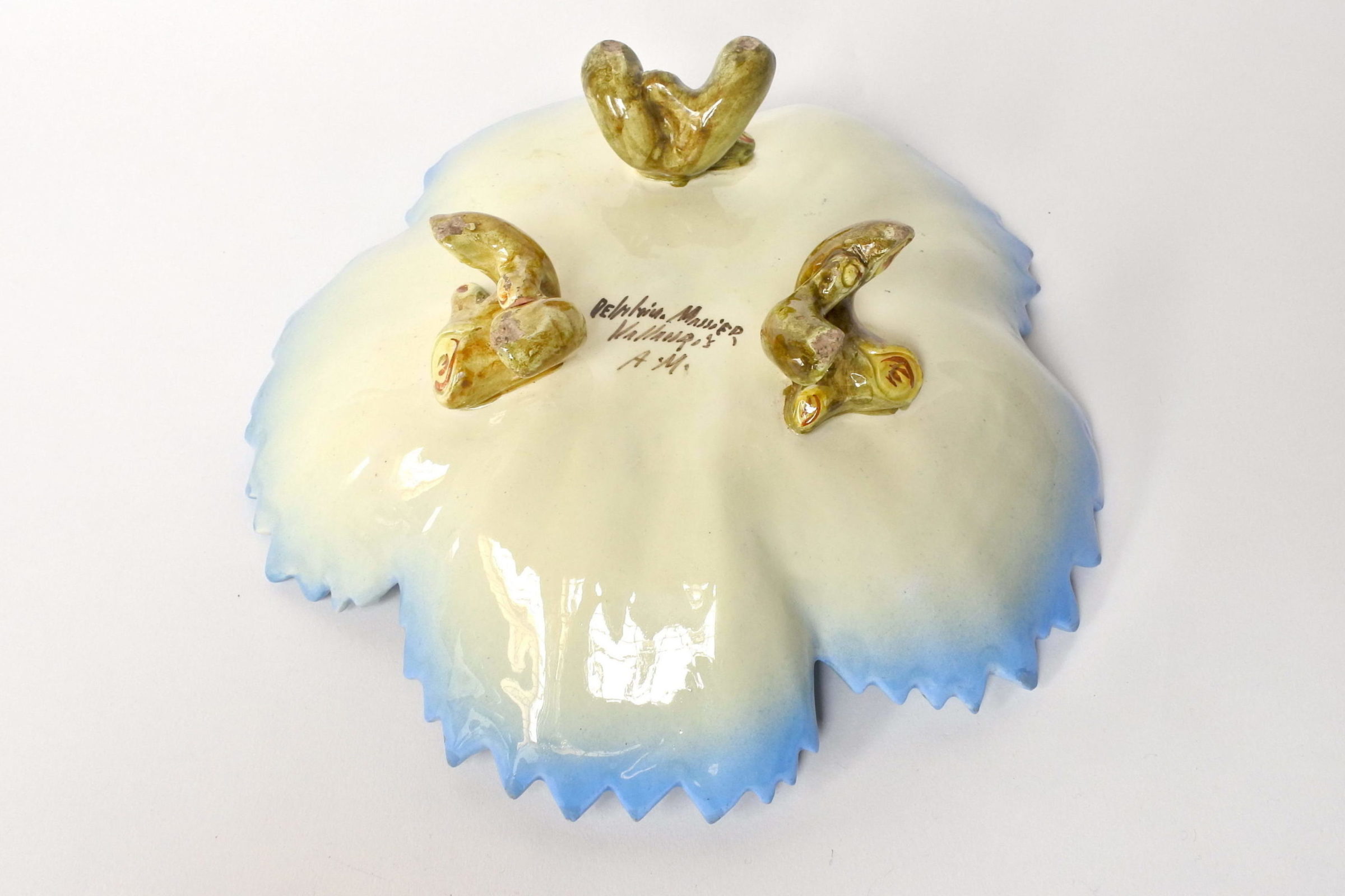 Alzatina Massier in ceramica barbotine a forma di fiordaliso - 4