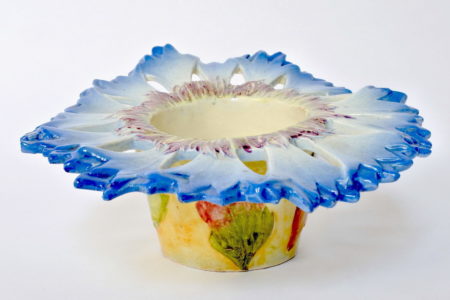 Cache pot Massier in ceramica barbotine a forma di fiordaliso