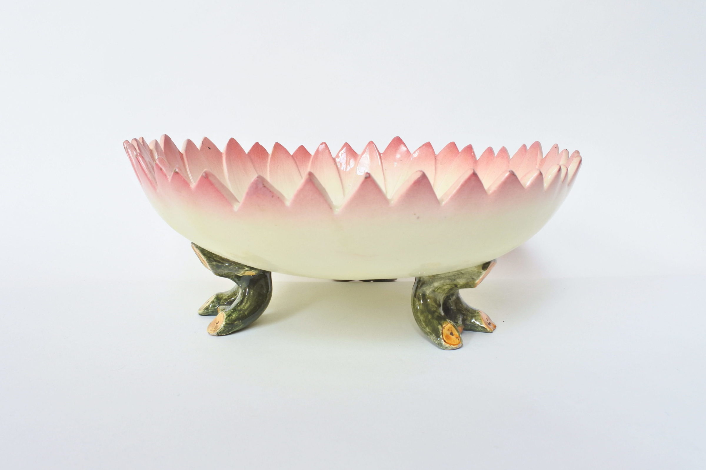 Centrotavola Massier in ceramica barbotine a forma di margherita aperta - 2