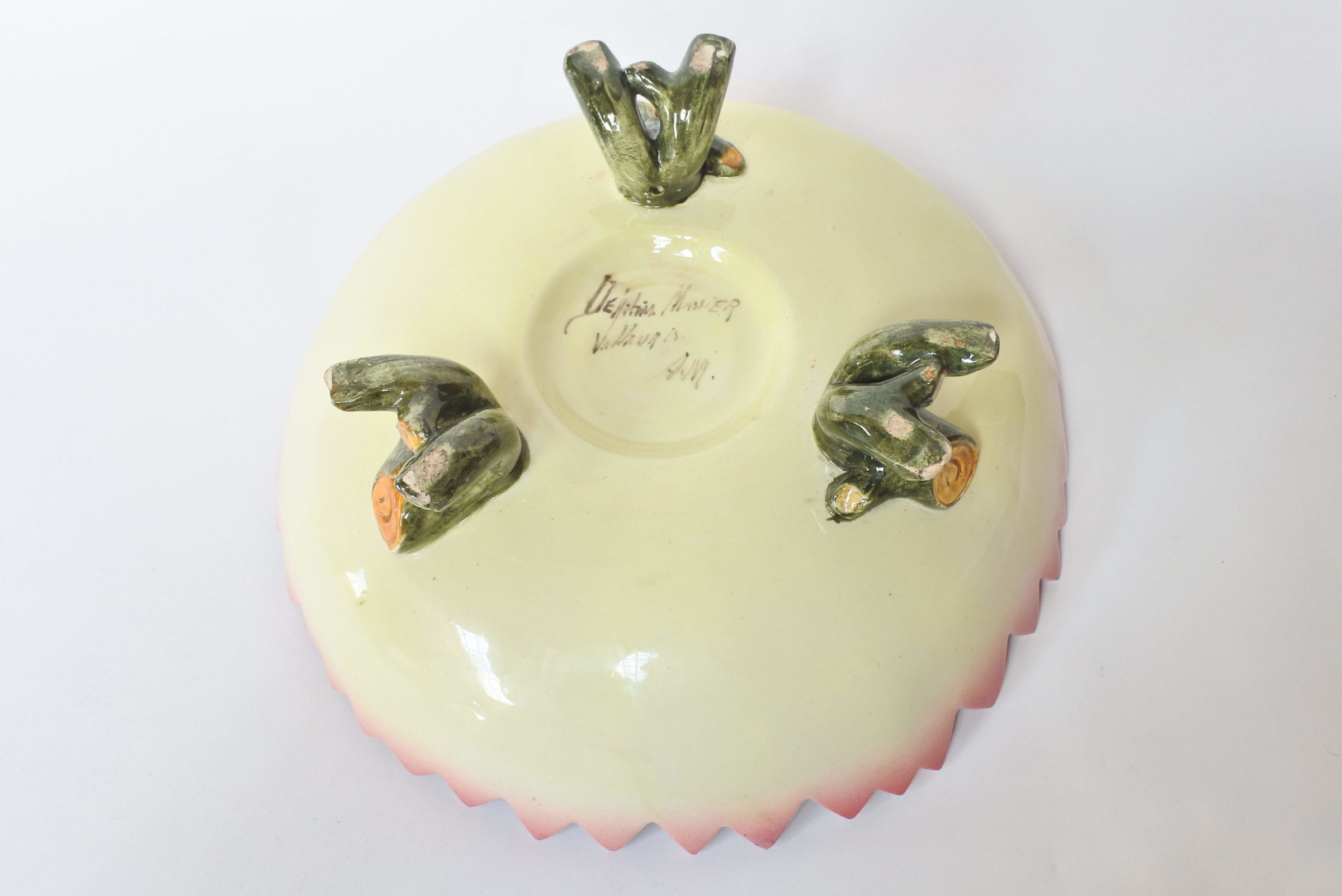 Centrotavola Massier in ceramica barbotine a forma di margherita aperta - 6