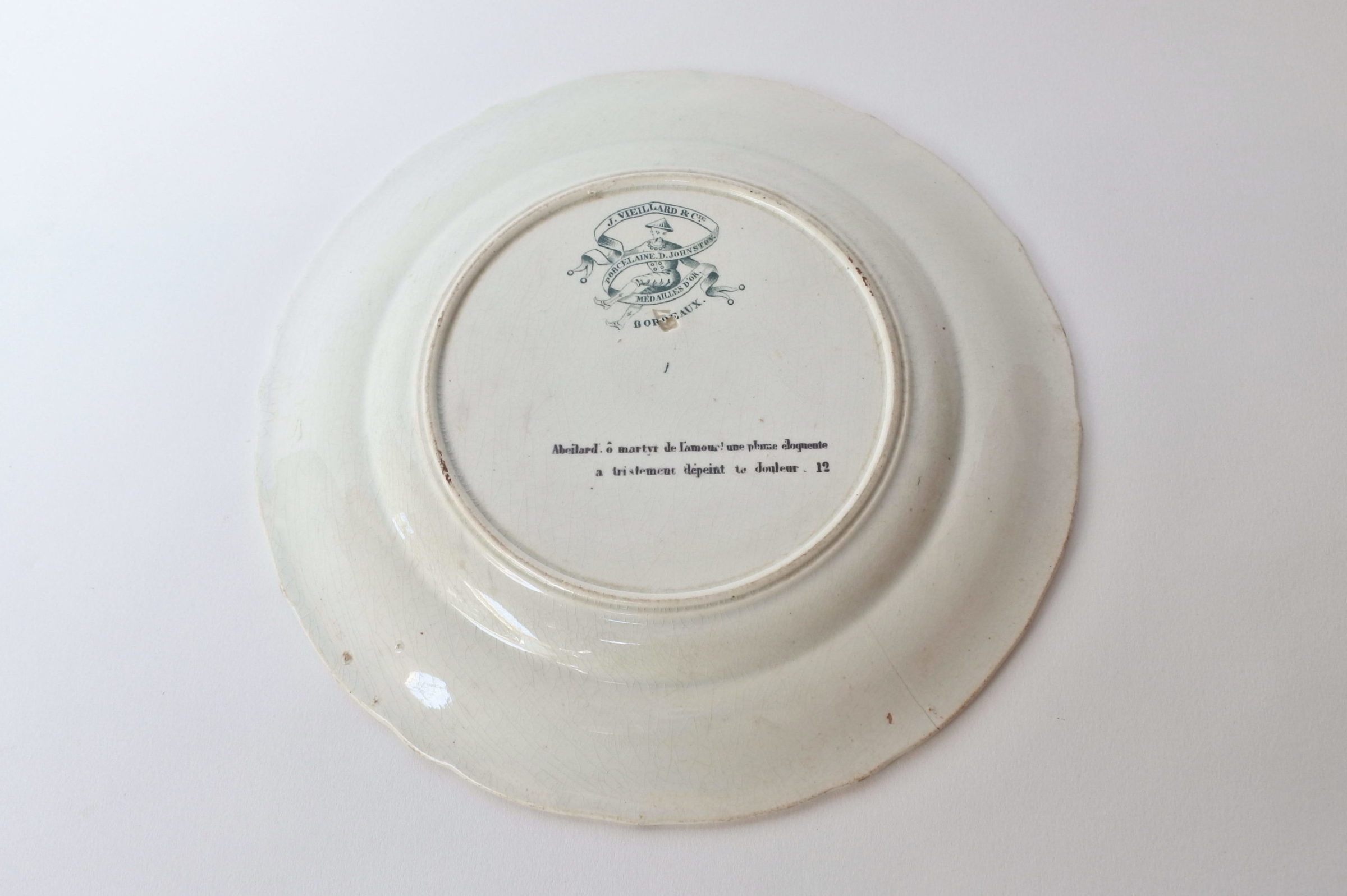 Piatto in ceramica con cornice verde decorato con rebus - decoro n° 12 - 2