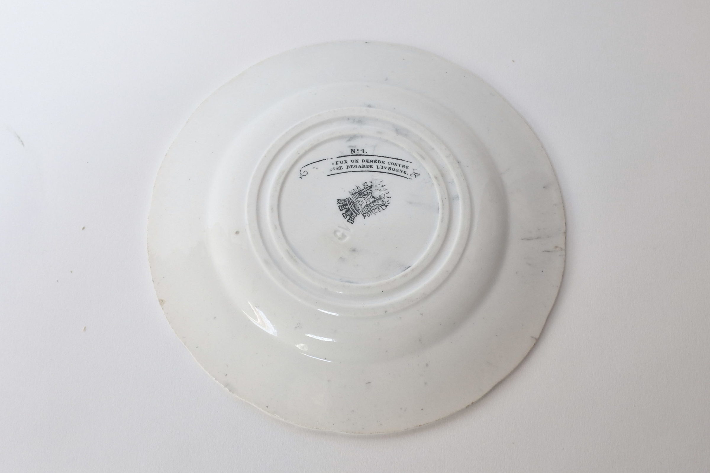 Piatto in ceramica di Gien decorato con rebus - decoro n° 4 - 2