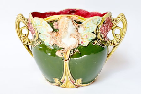 Cache pot in ceramica barbotine decorato con donna alata - Onnaing n° 824