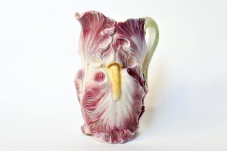 Brocca in ceramica barbotine a forma di iris - Onnaing n° 813