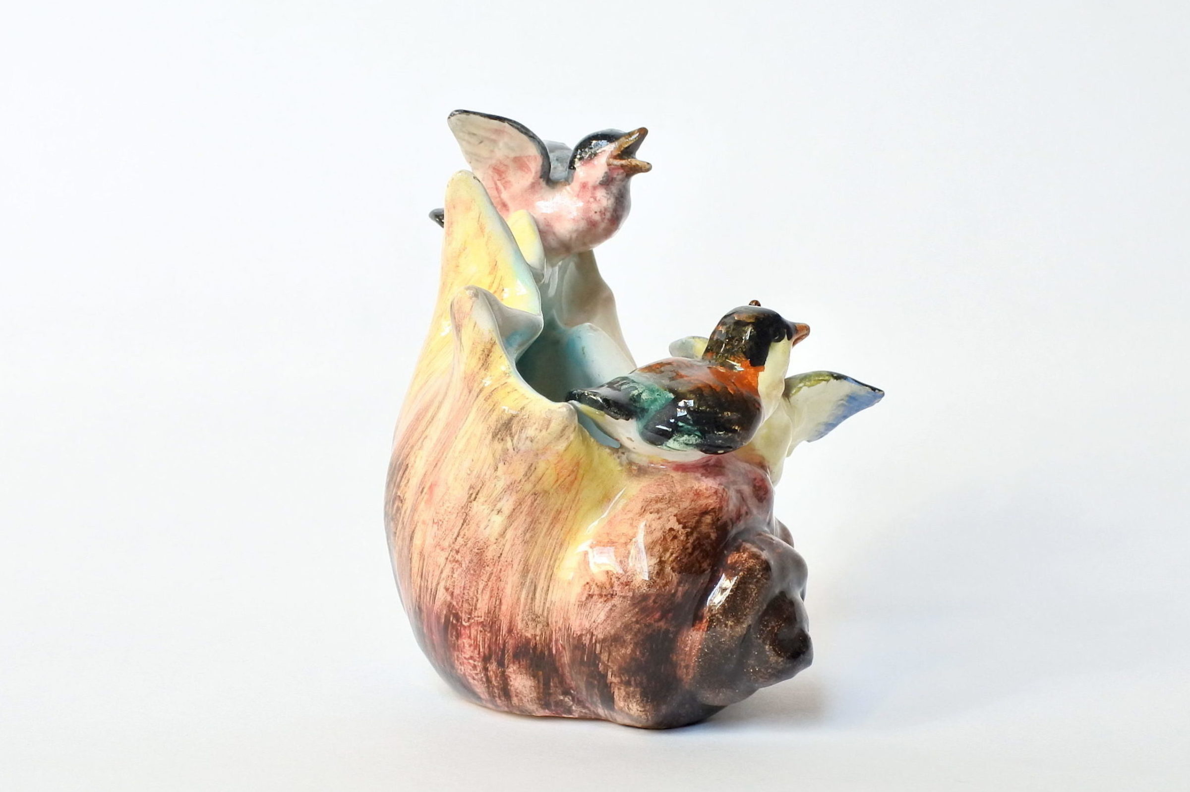 Jardinière Massier in ceramica barbotine a forma di conchiglia con uccellini - 4