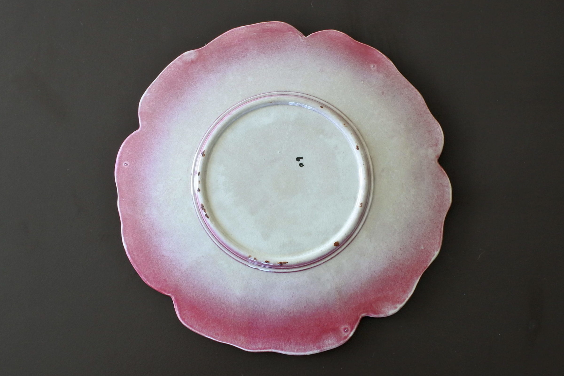 Piatto Massier in ceramica barbotine a forma di rosa canina - Art. 3662/14 - 2