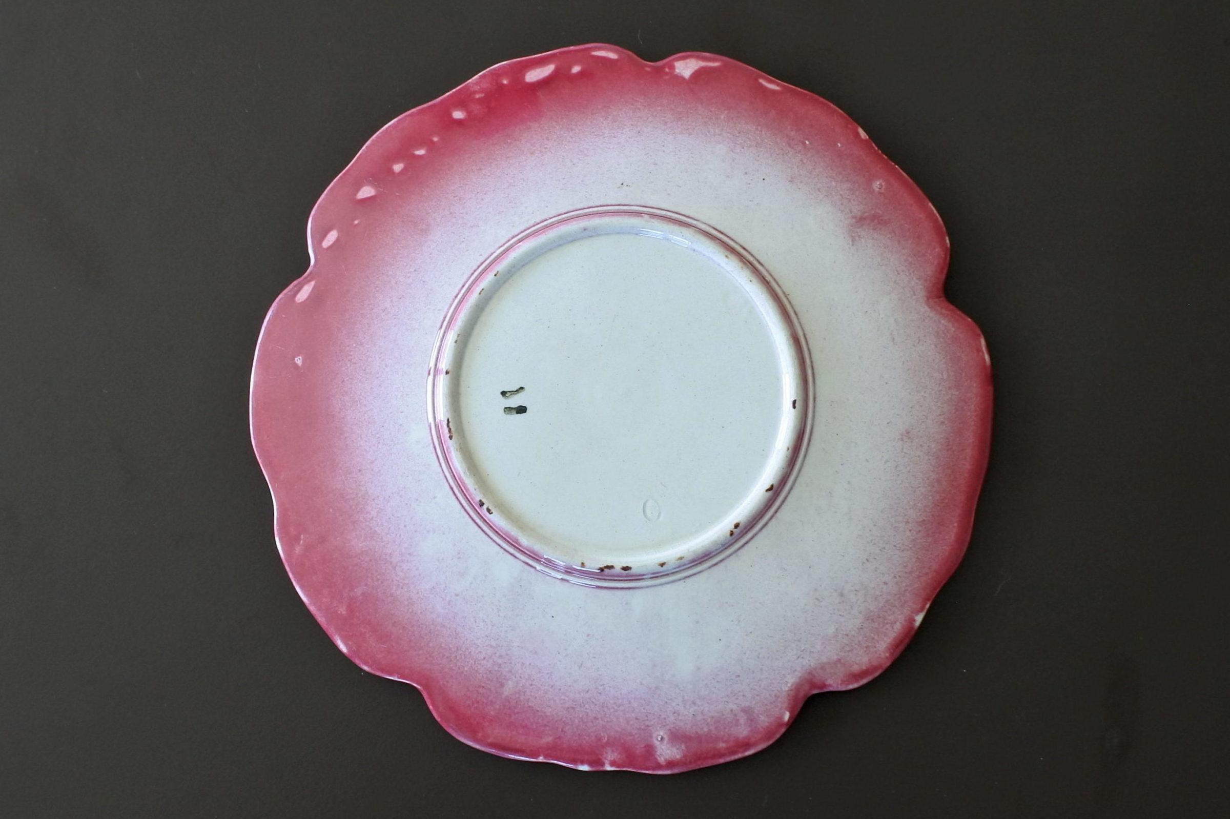 Piatto Massier in ceramica barbotine a forma di rosa canina - Art. 3662/15 - 2
