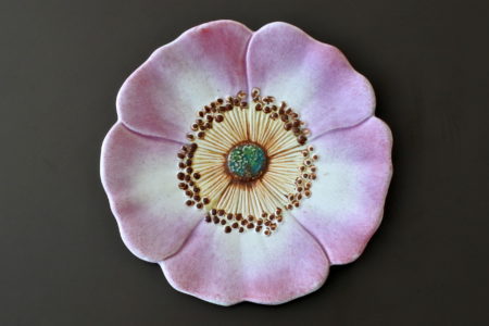 Piatto Massier in ceramica barbotine a forma di rosa canina - Art. 3662/7