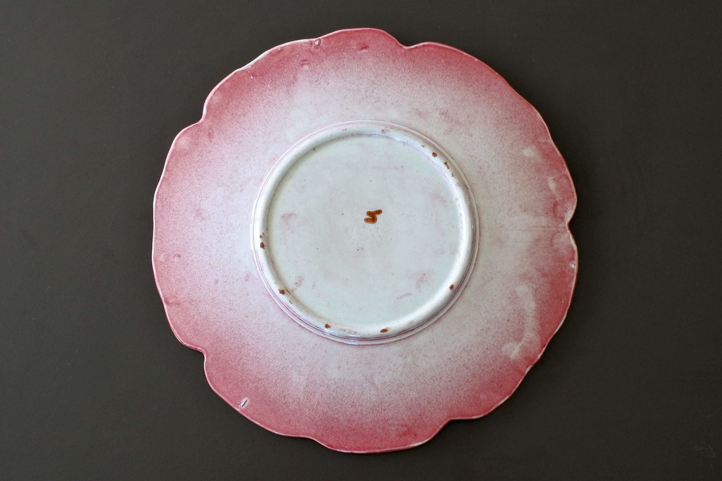Piatto Massier in ceramica barbotine a forma di rosa canina - Art. 3662/9 - 2