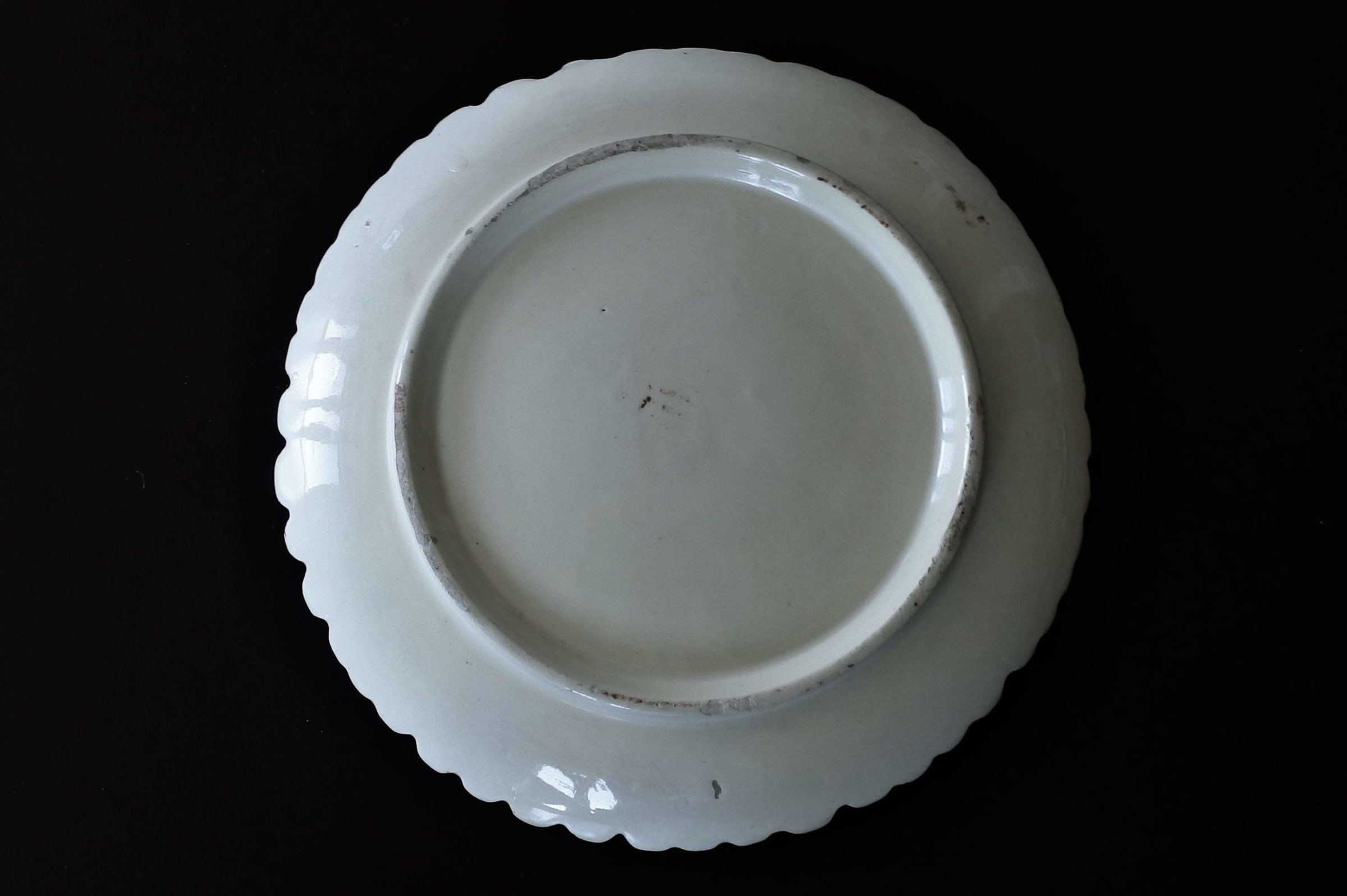 Piatto di Delphin Massier in ceramica barbotine a forma di dalia - Art. 3662-5 - 2