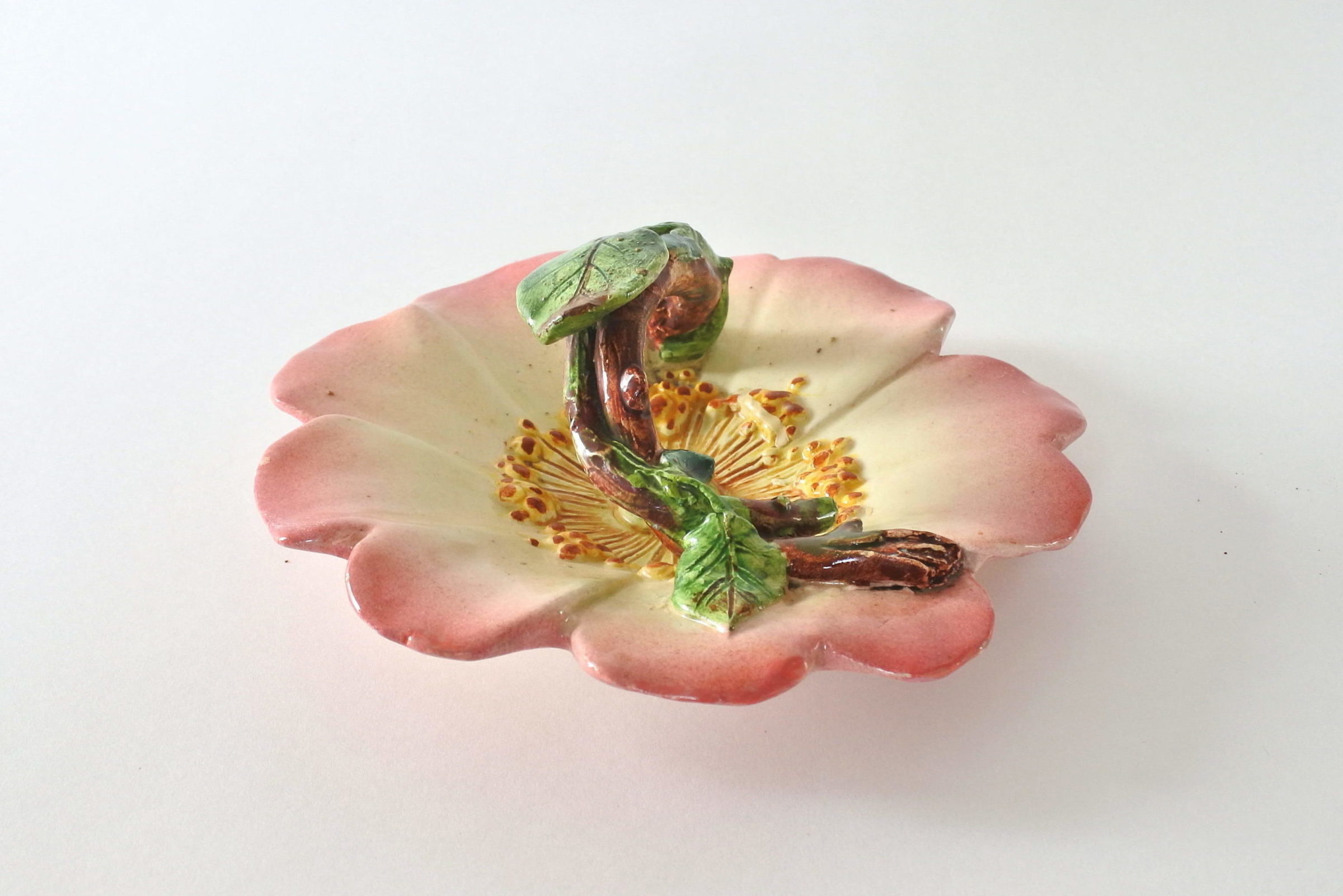 Cestino in ceramica barbotine a forma di rosa canina - Delphin Massier - 3