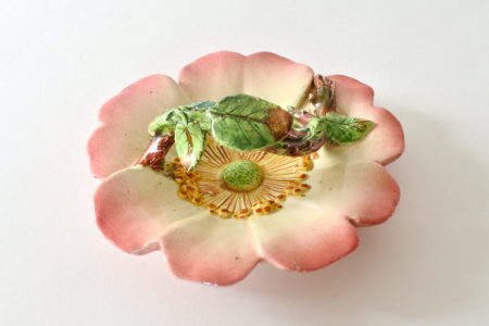 Cestino in ceramica barbotine a forma di rosa canina - Delphin Massier