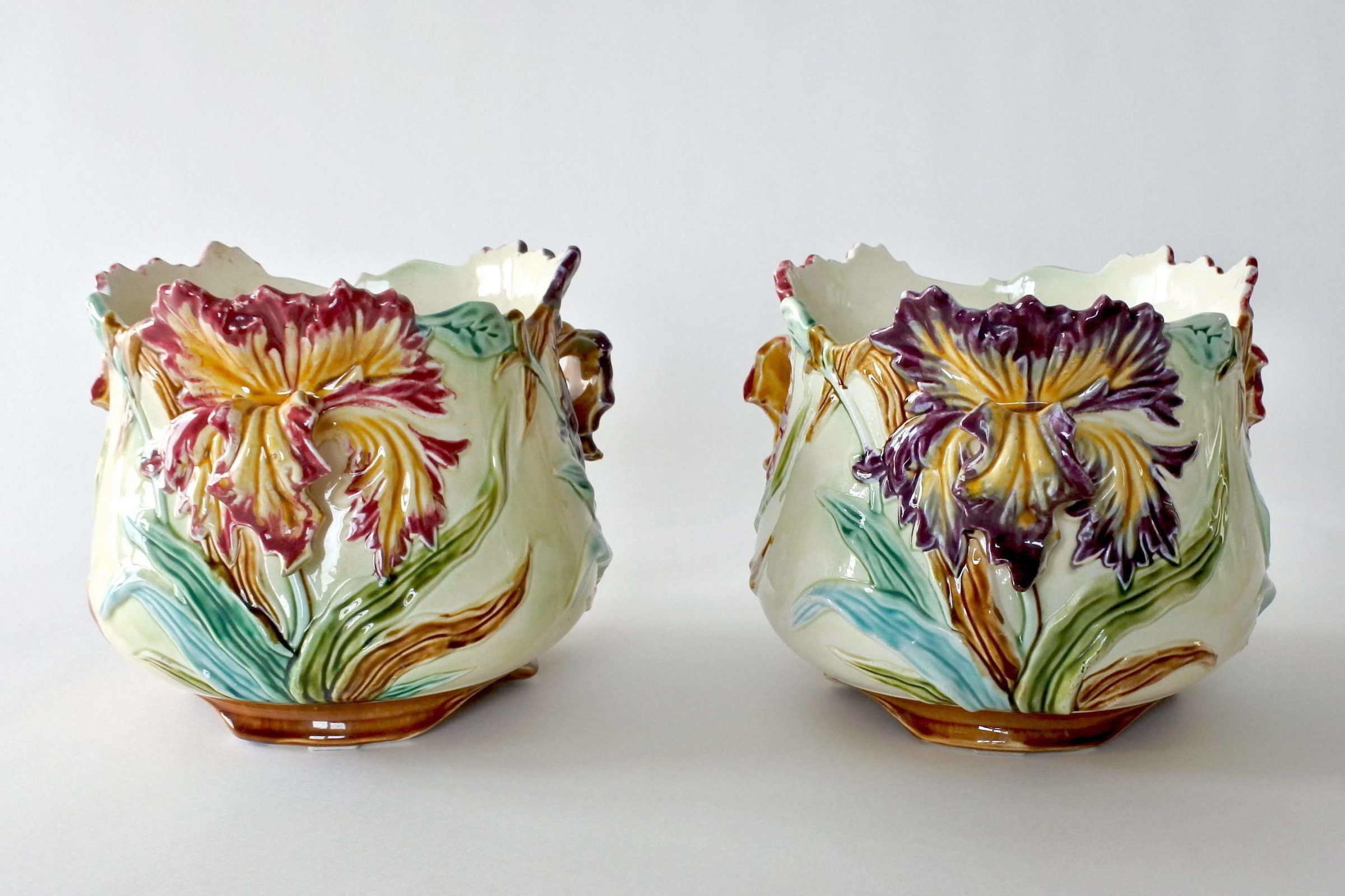 Coppia di cache pot in ceramica barbotine con iris - Onnaing n° 498 - 3