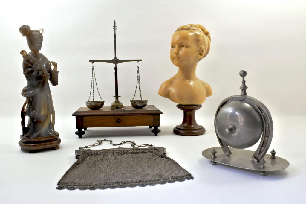 Articoli vari antichi e di antiquariato