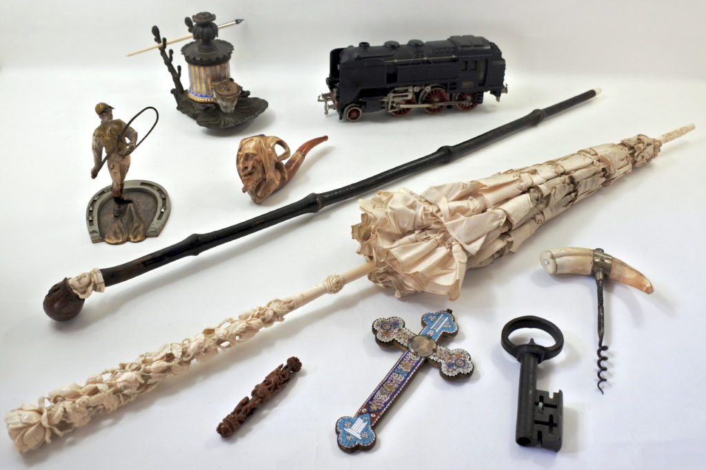 Collezionismo di oggetti antichi e di antiquariato di vario genere
