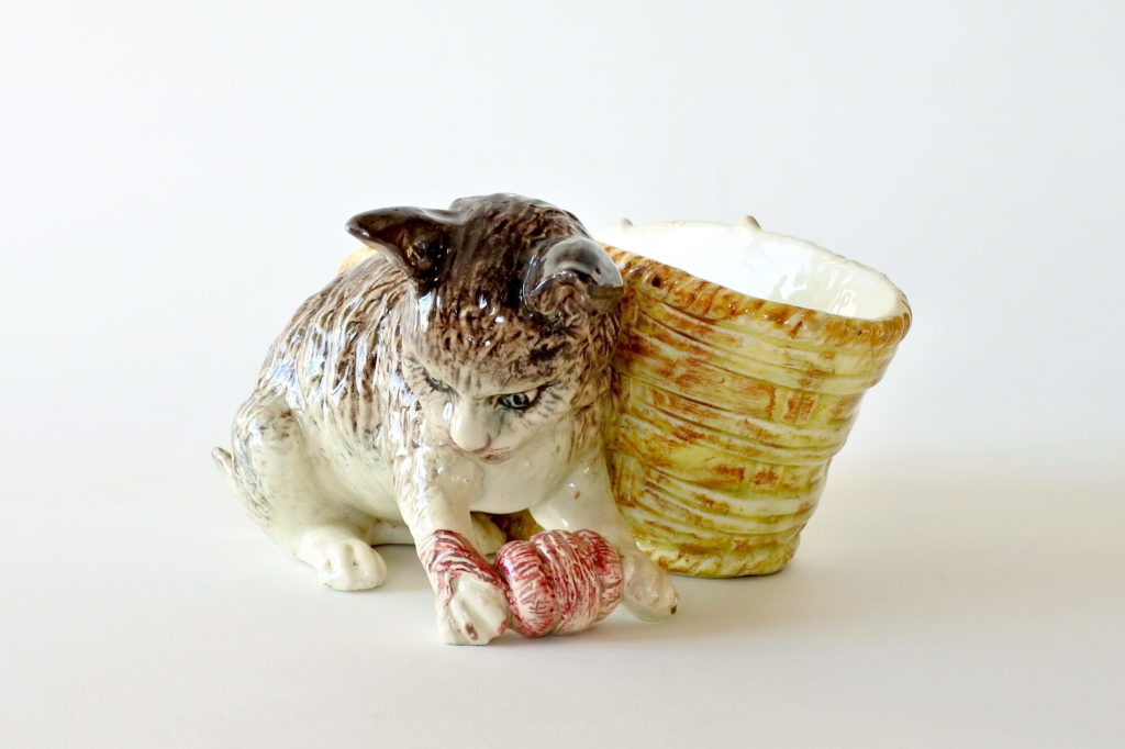 Jardinière in ceramica barbotine con gatto - Jérôme Massier Fils