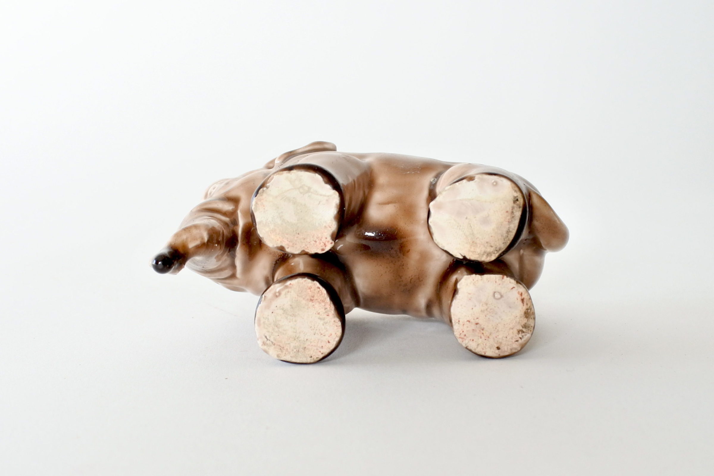 Jardinière Massier in ceramica barbotine a forma di elefante marrone-7
