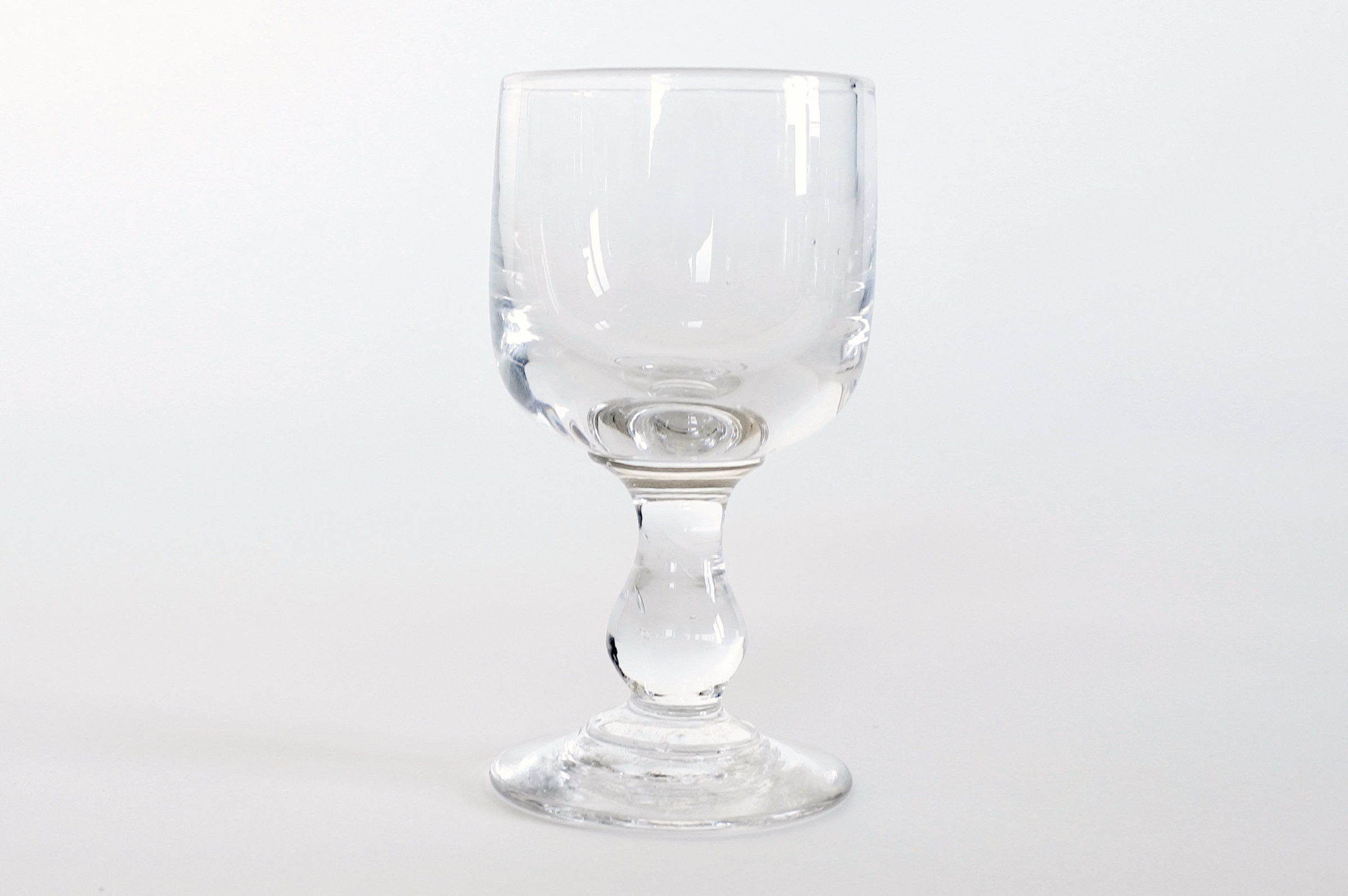 Bicchierino da liquore a calice in vetro soffiato trasparente liscio