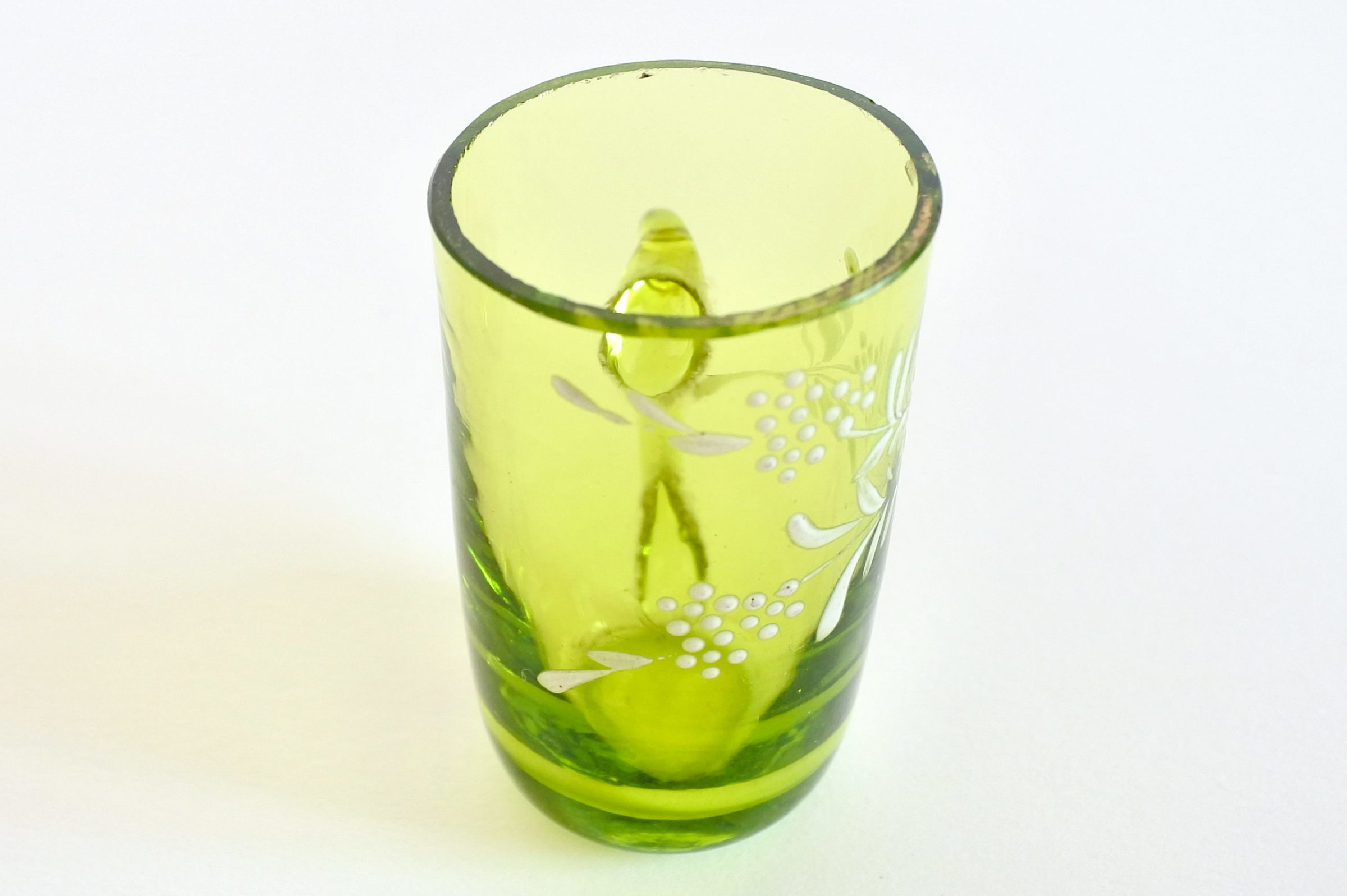 Bicchierino da liquore con manico in vetro soffiato verde con fiori smaltati - 4