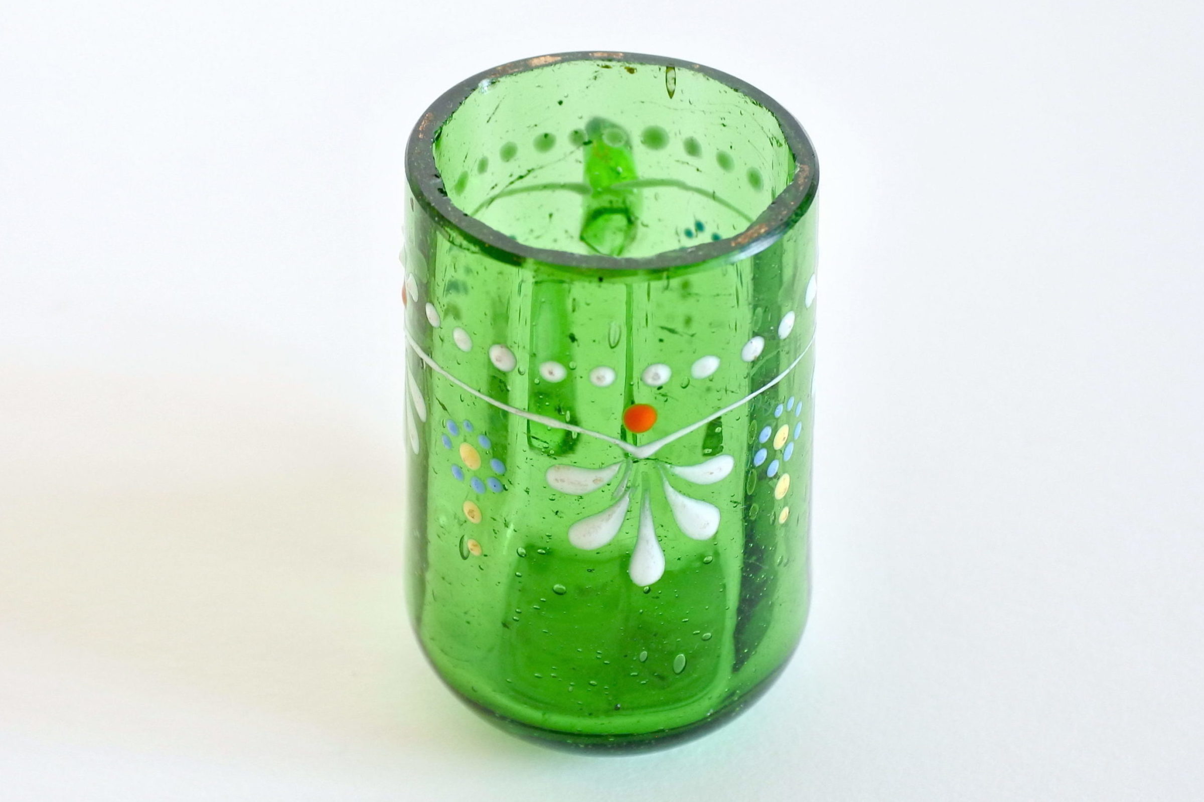 Bicchierino da liquore con manico in vetro soffiato verde decorato con smalti - 4