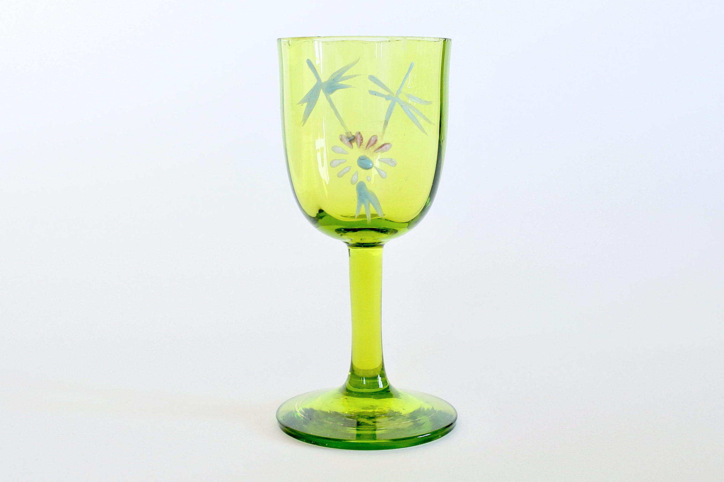 Bicchierino da liquore in vetro soffiato verde con smalti