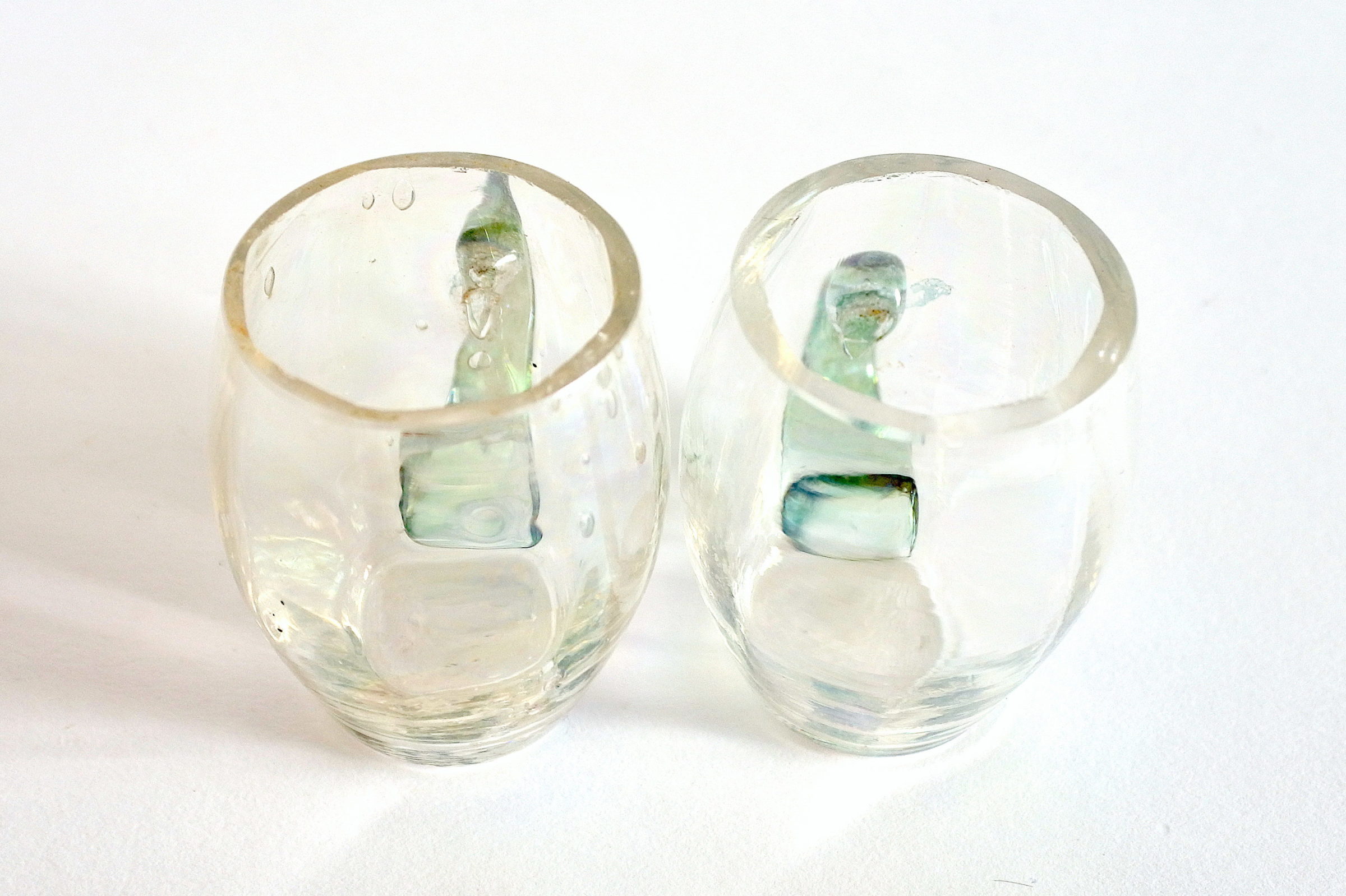 Coppia di bicchierini da liquore in vetro soffiato con manico verde - 4