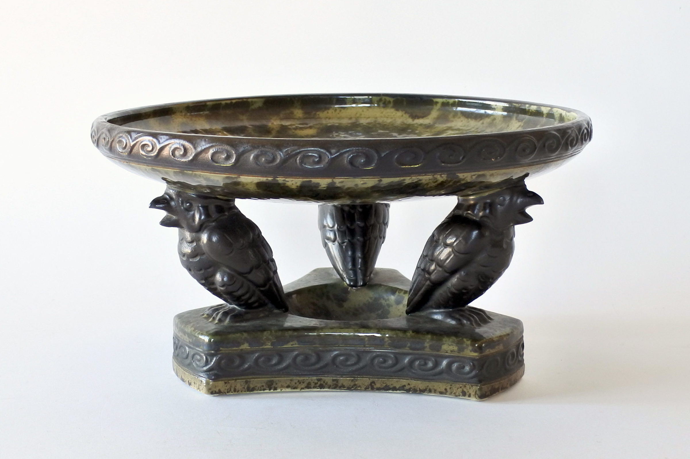 Centrotavola déco in ceramica con effetto marmorizzato con uccellini