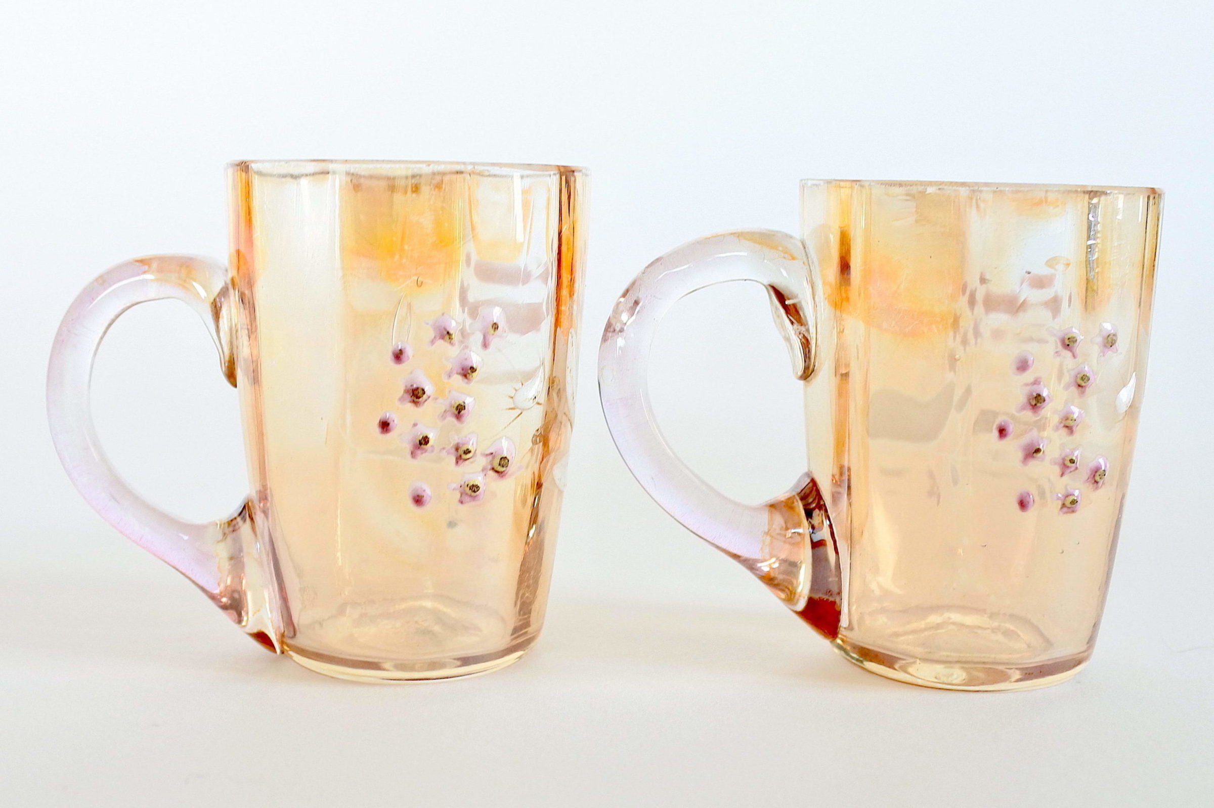 Coppia di bicchierini da liquore in vetro soffiato ambrato con manico - 3