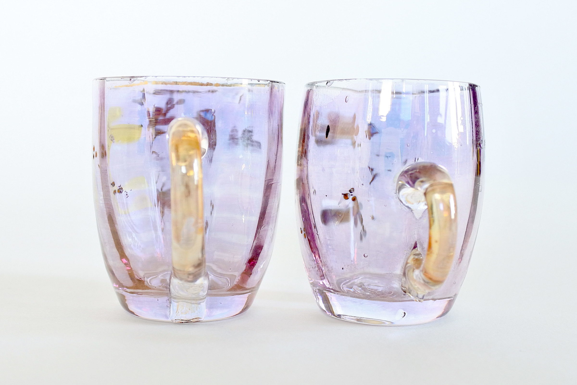 Coppia di bicchierini da liquore in vetro soffiato viola con manico - 2