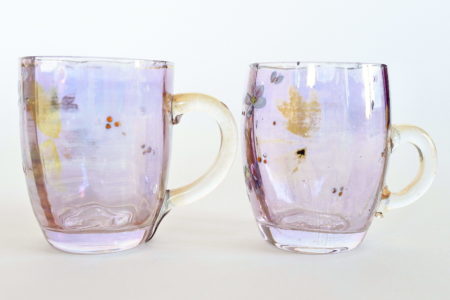 Coppia di bicchierini da liquore in vetro soffiato viola con manico