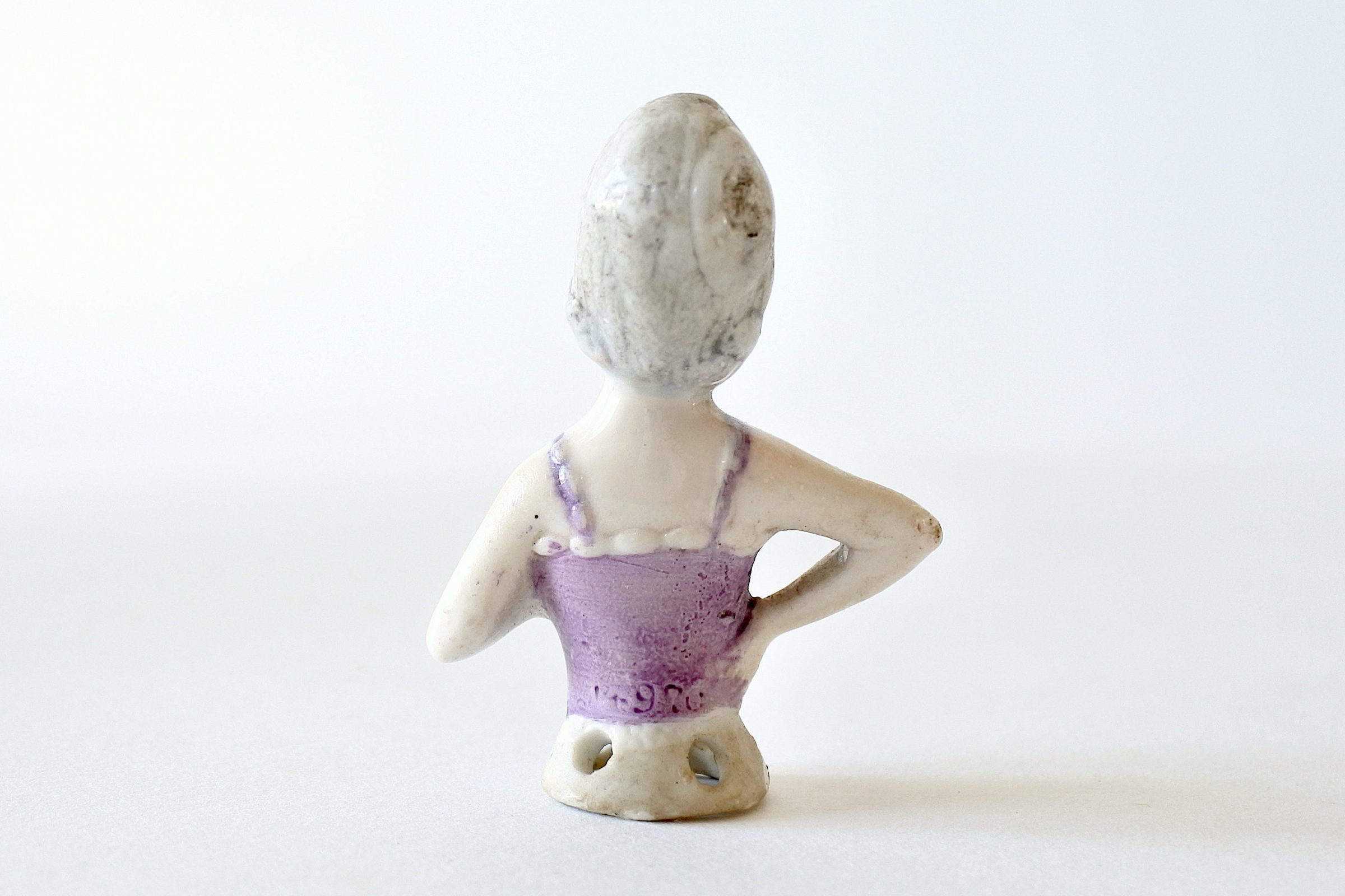 Statuina di donna in ceramica a forma di marquise - Demi poupée - 3