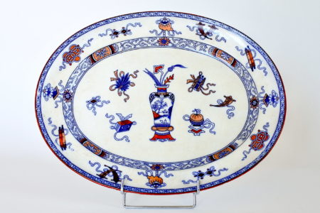 Piatto ovale in porcellana di Minton decorato a cineserie