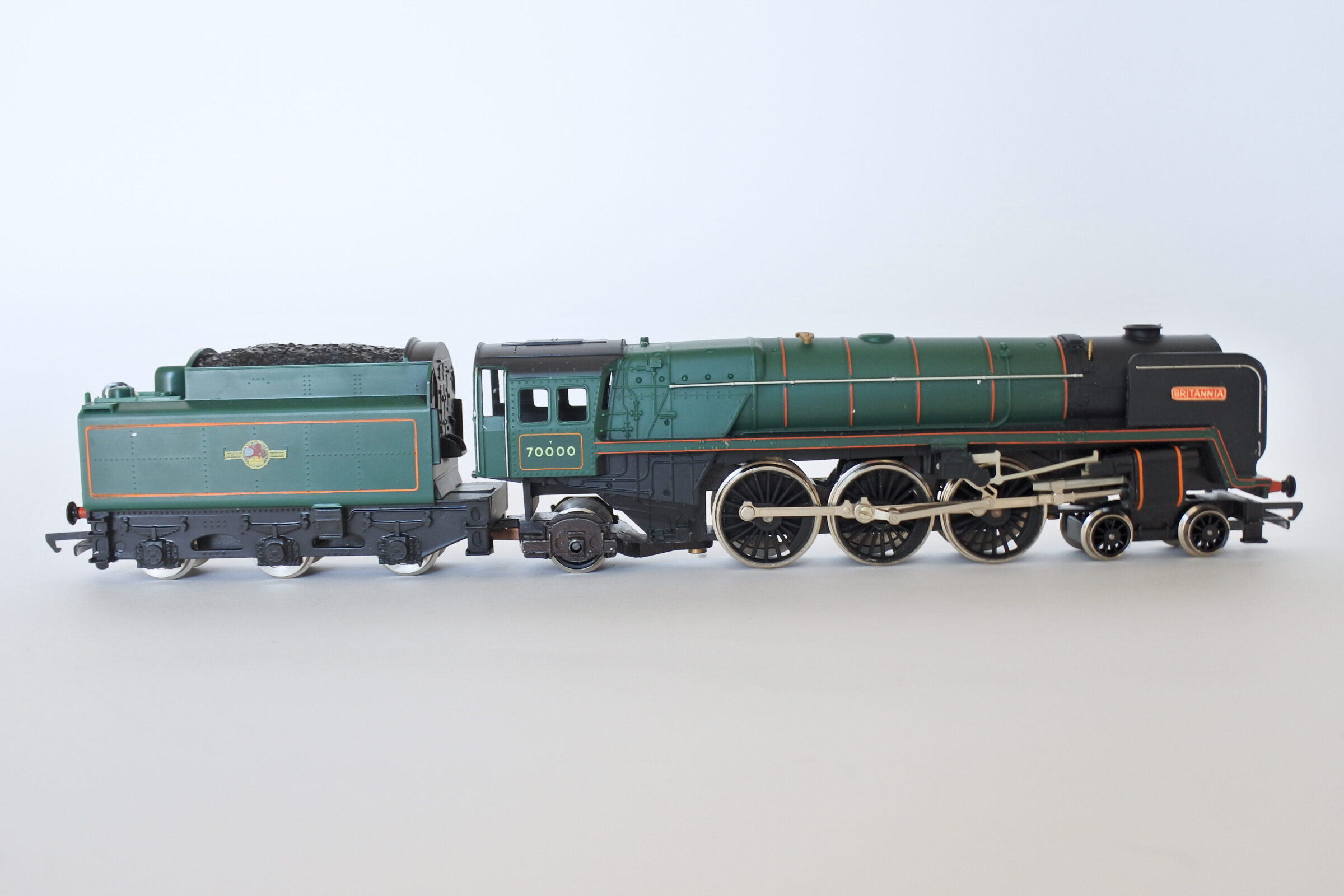 Locomotiva Hornby R.063 Britannia 70000 scala 00 - 4