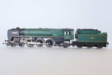 Locomotiva Hornby R.063 Britannia 70000 scala 00