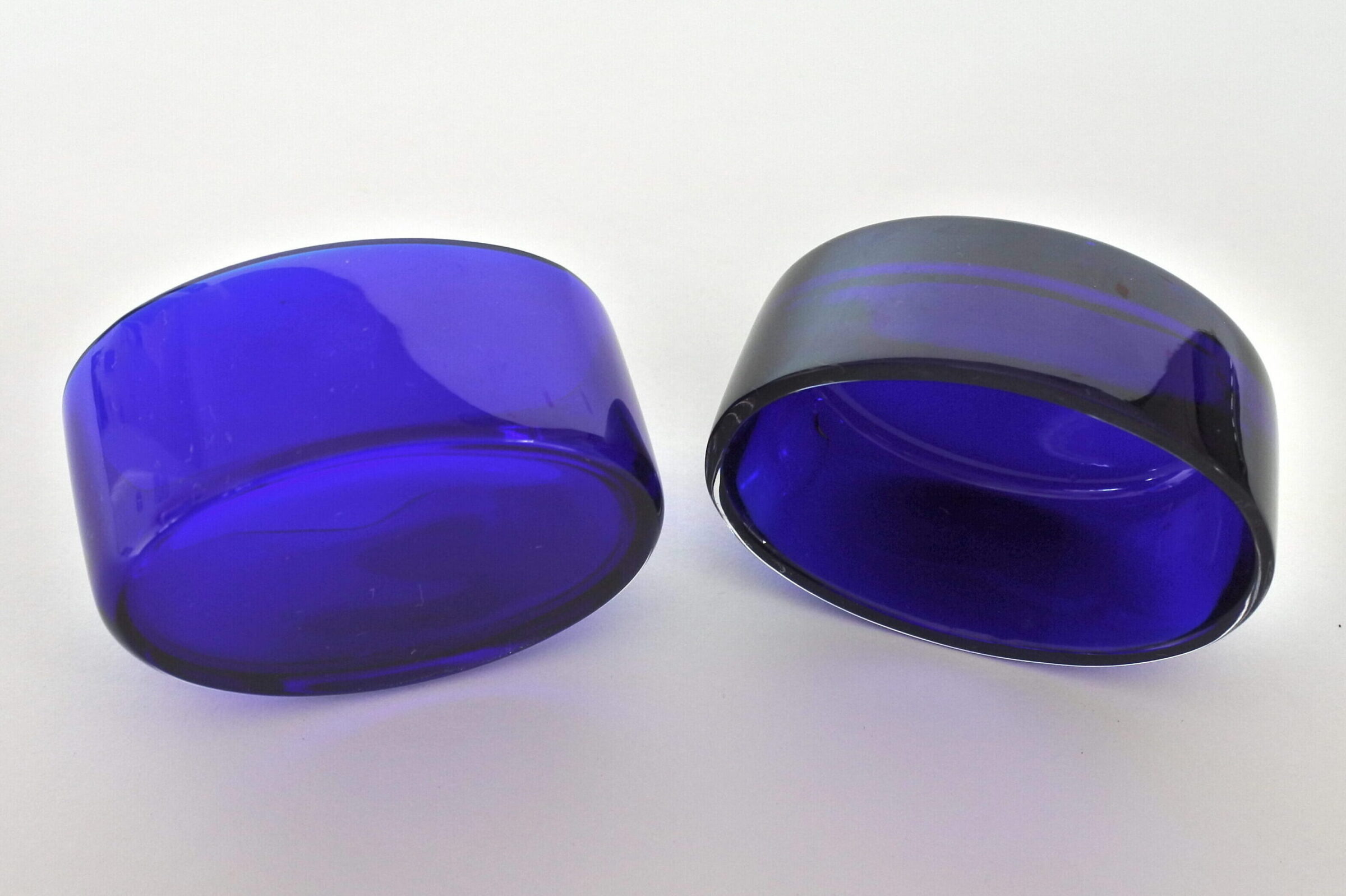 Coppia di saliere in vetro soffiato blu cobalto - 4