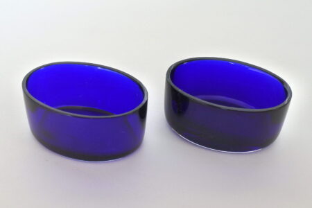 Coppia di saliere in vetro soffiato blu cobalto